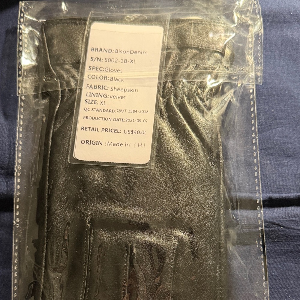 Black Sheepskin Gloves